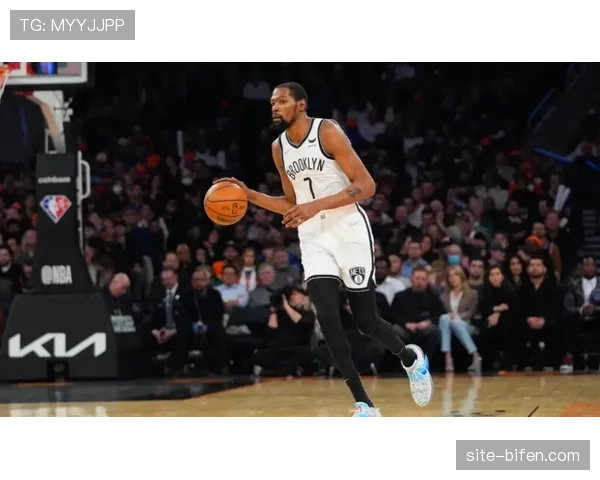 莱万特前锋罗杰·布鲁格膝关节手术，三月上旬复出时间表